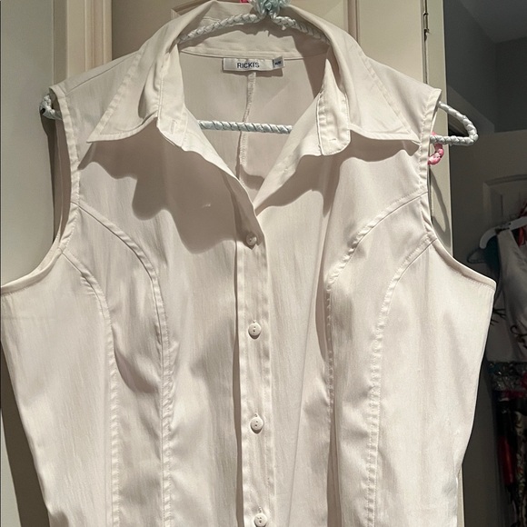 Ricki’s Collared Short - Picture 3 of 4